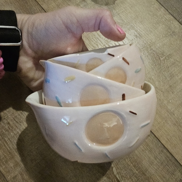 Donut Measuring Cups!!!! - Picture 2 of 5